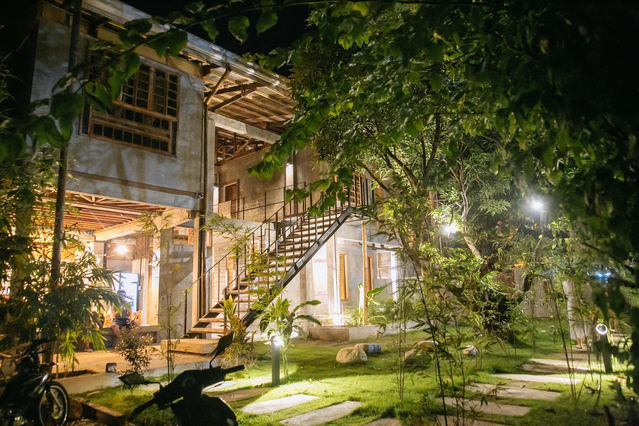 The Flying Fish Hostel Dumaguete City Esterno foto