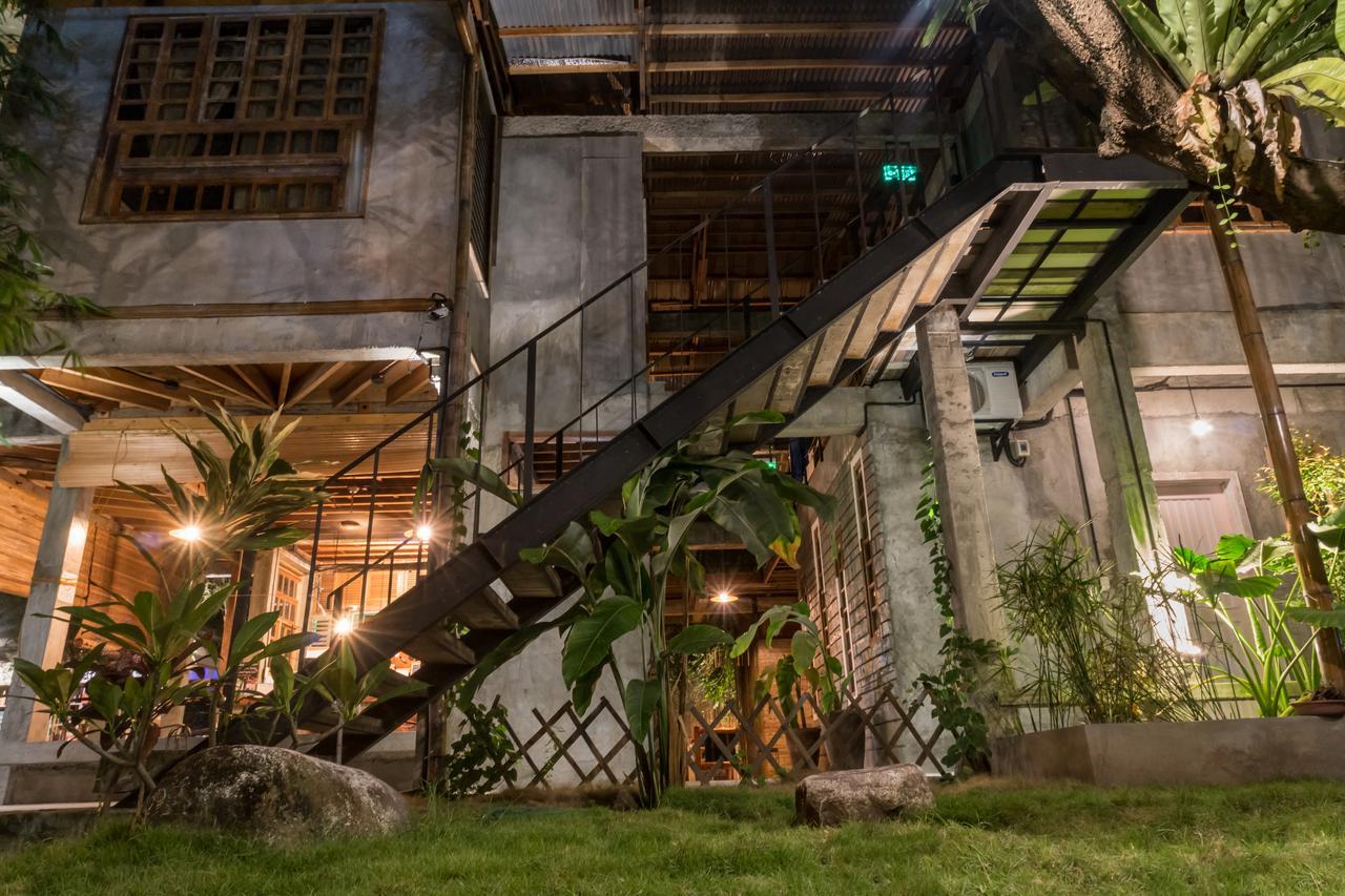The Flying Fish Hostel Dumaguete City Esterno foto