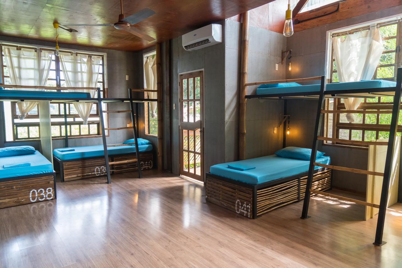 The Flying Fish Hostel Dumaguete City Esterno foto